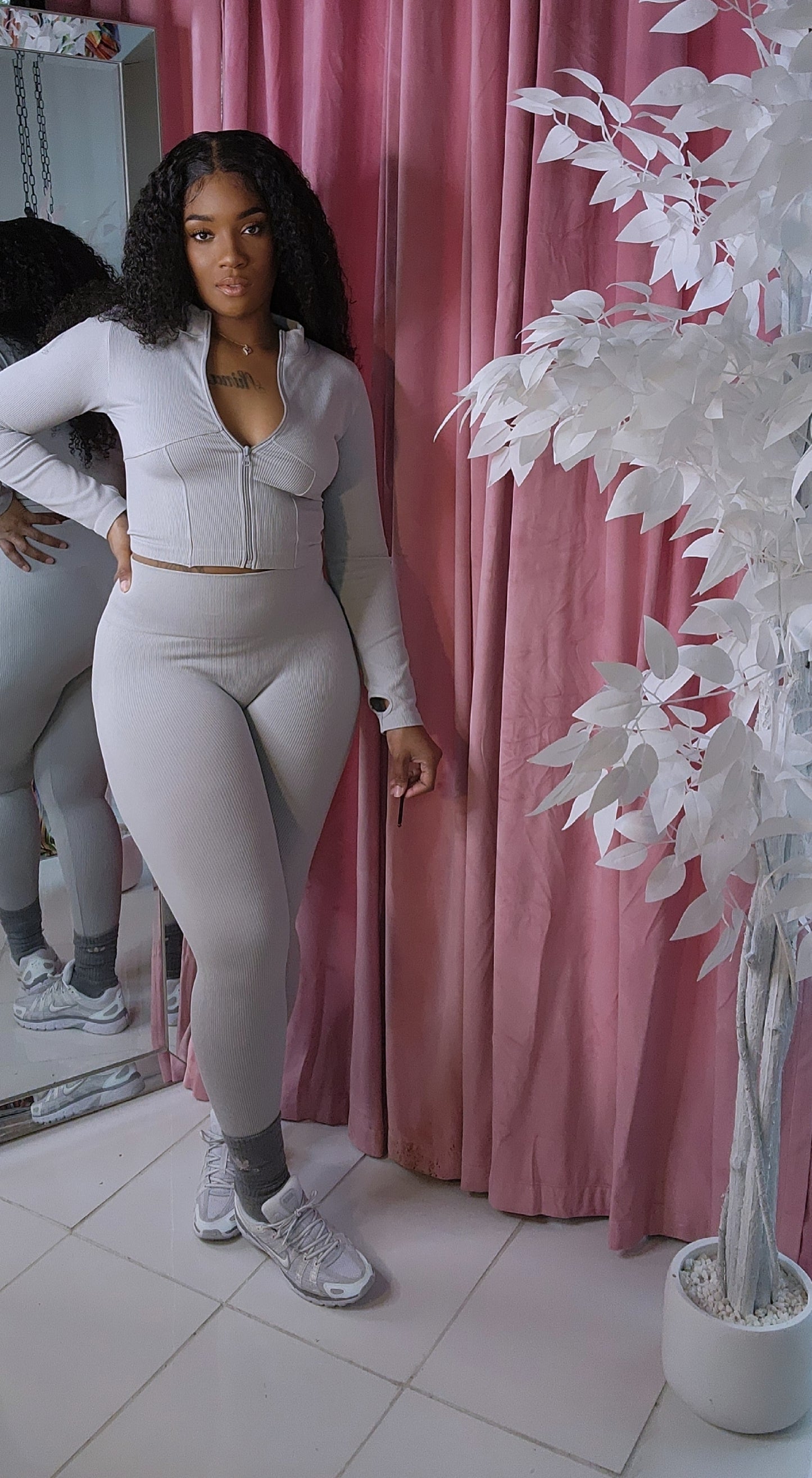 Kourtney "set"
